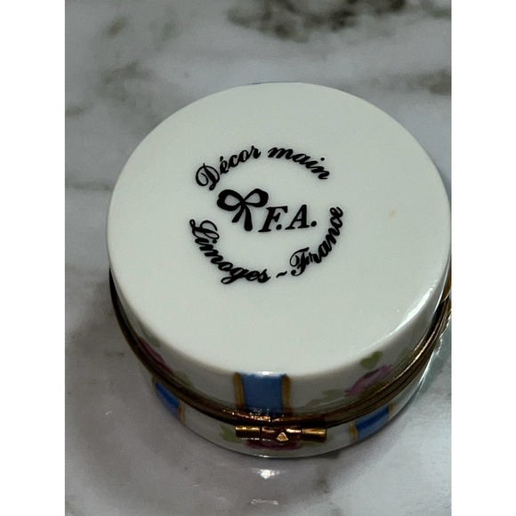 Vintage F.A. Limoge France Main Porcelain Hat Box Trinket Box - Picture 4 of 4